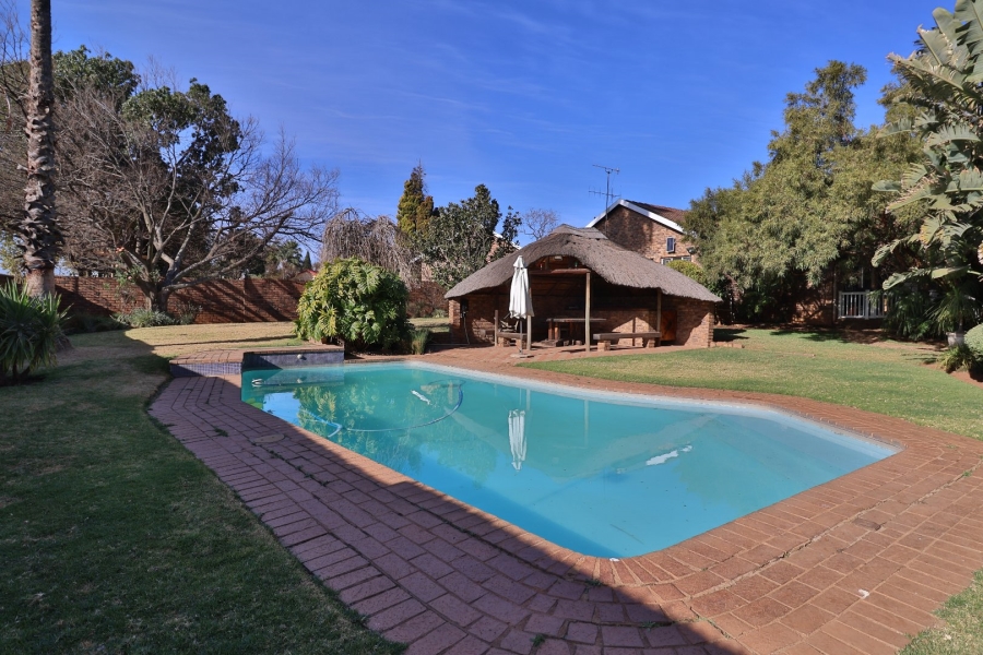 3 Bedroom Property for Sale in Rooihuiskraal Gauteng