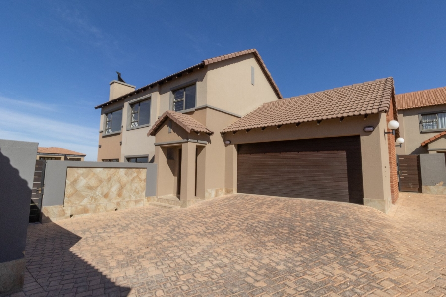 3 Bedroom Property for Sale in Thatchfield Estate Gauteng