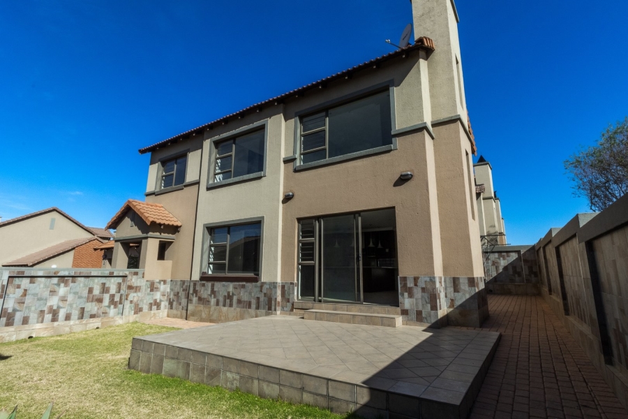 3 Bedroom Property for Sale in Thatchfield Estate Gauteng