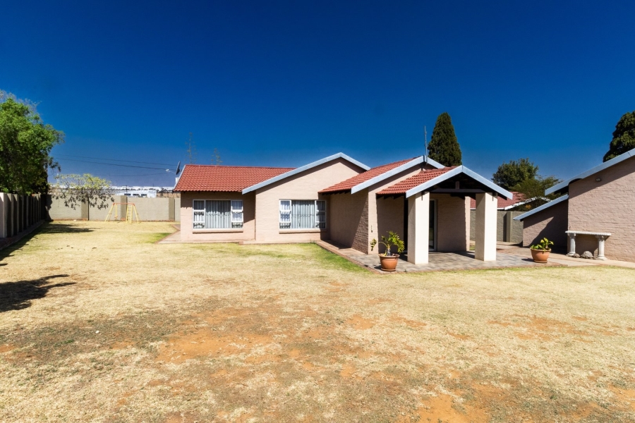 4 Bedroom Property for Sale in The Reeds Gauteng