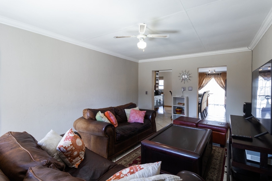 4 Bedroom Property for Sale in The Reeds Gauteng