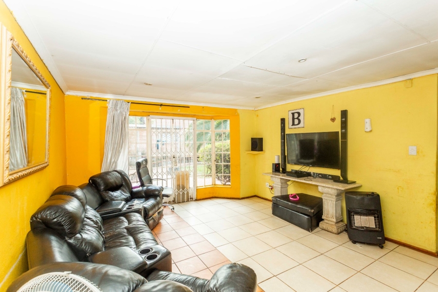 6 Bedroom Property for Sale in Bloubosrand Gauteng