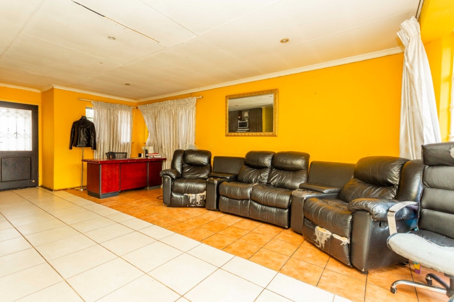 6 Bedroom Property for Sale in Bloubosrand Gauteng