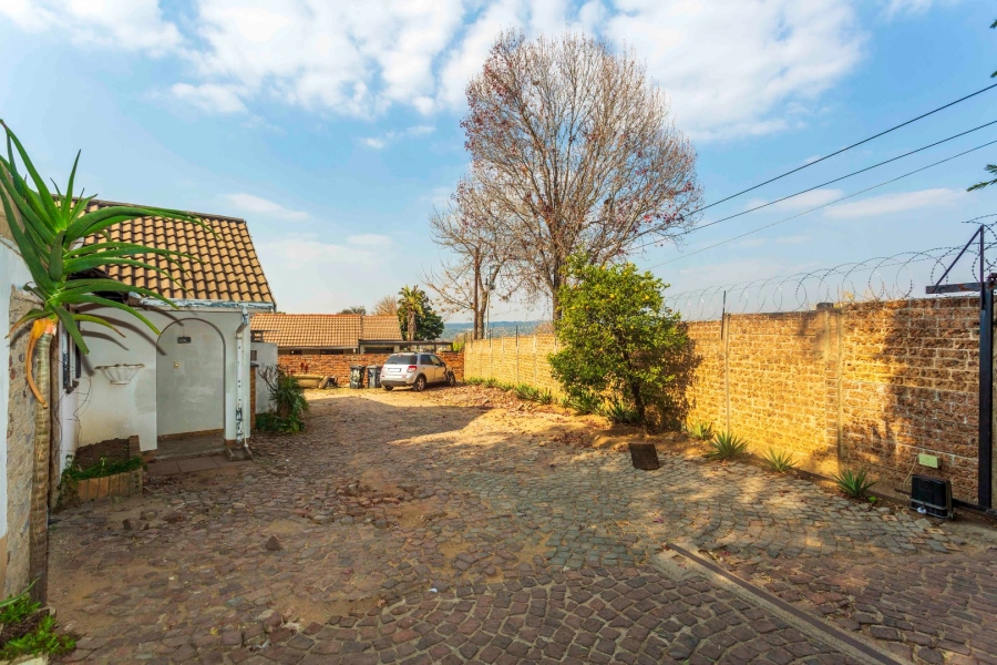 6 Bedroom Property for Sale in Bloubosrand Gauteng