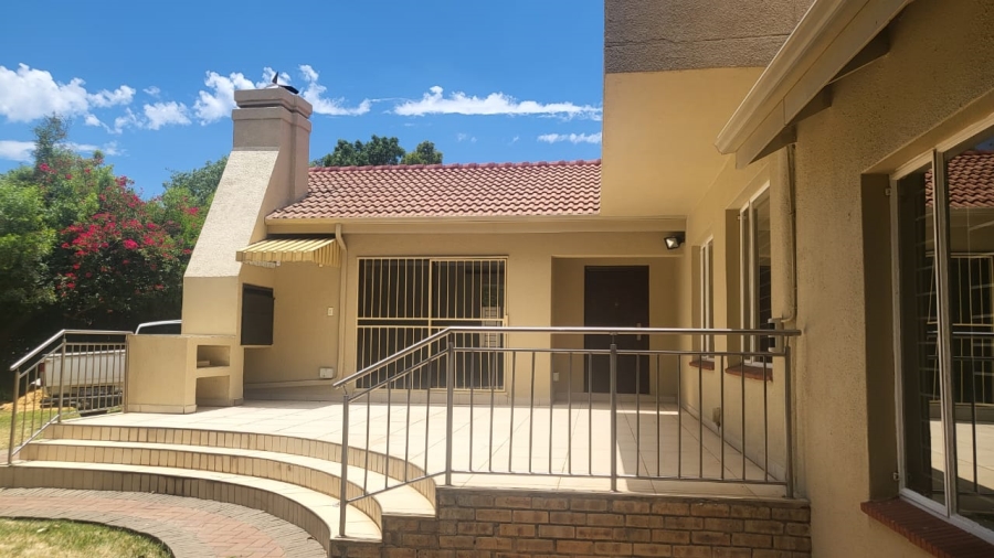 To Let 4 Bedroom Property for Rent in Witkoppen Gauteng