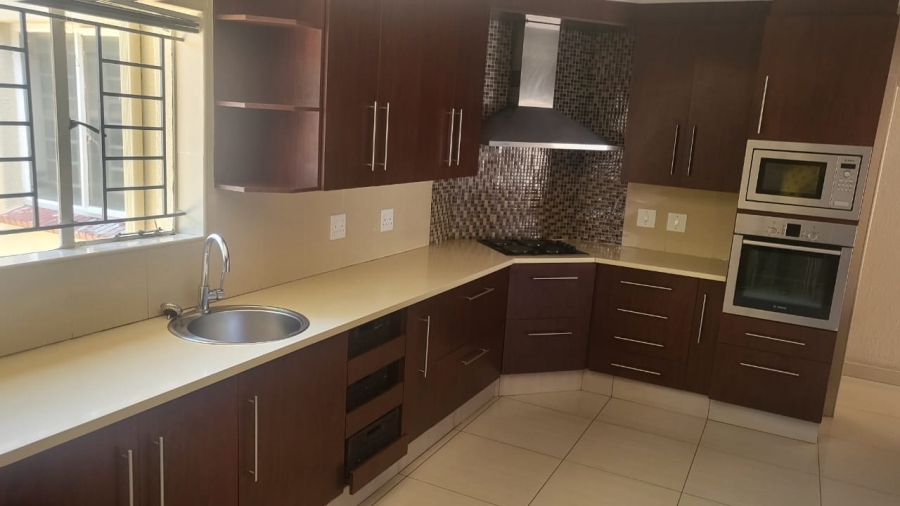 To Let 4 Bedroom Property for Rent in Witkoppen Gauteng