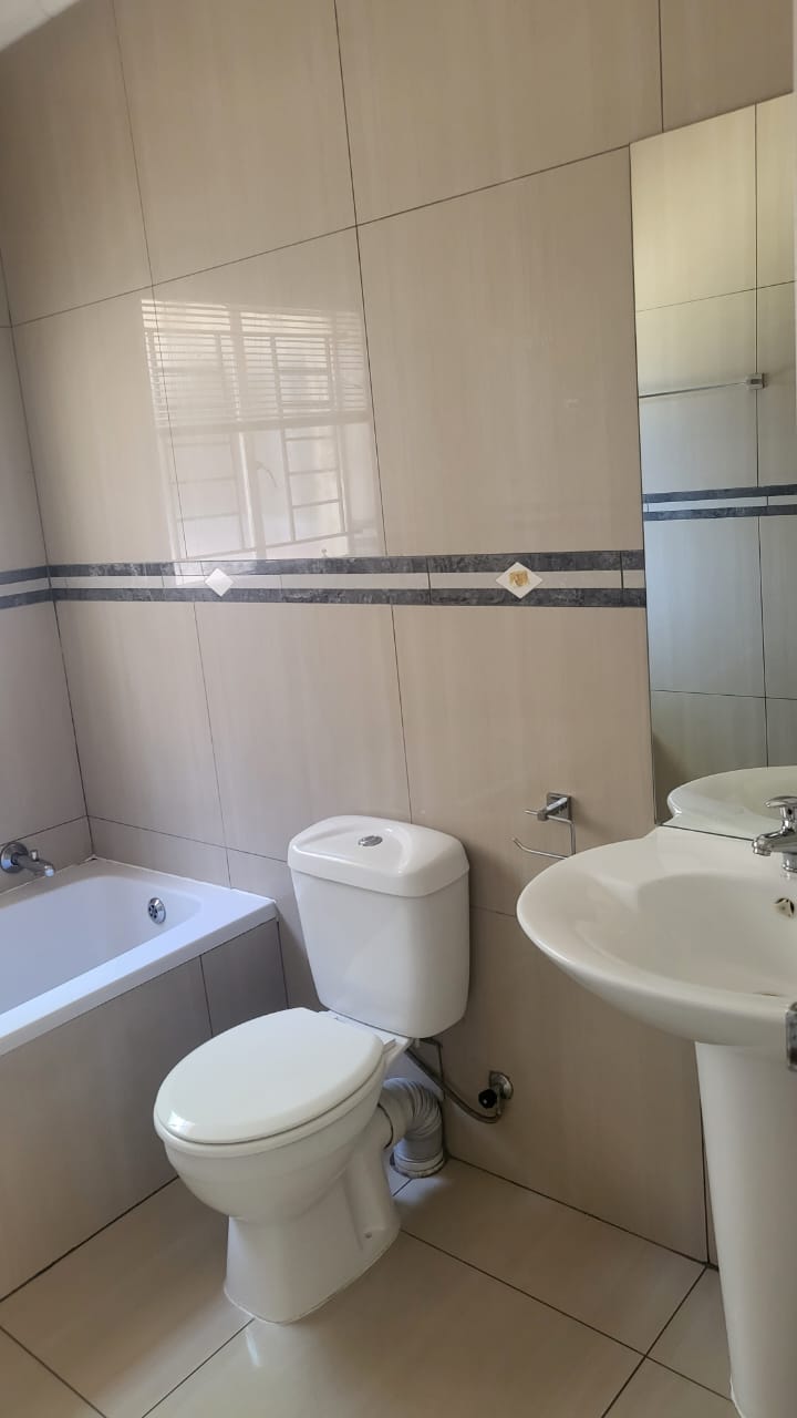 To Let 4 Bedroom Property for Rent in Witkoppen Gauteng