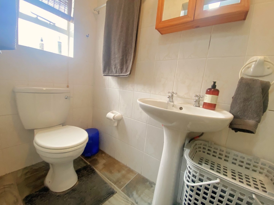 2 Bedroom Property for Sale in Roodekrans Gauteng