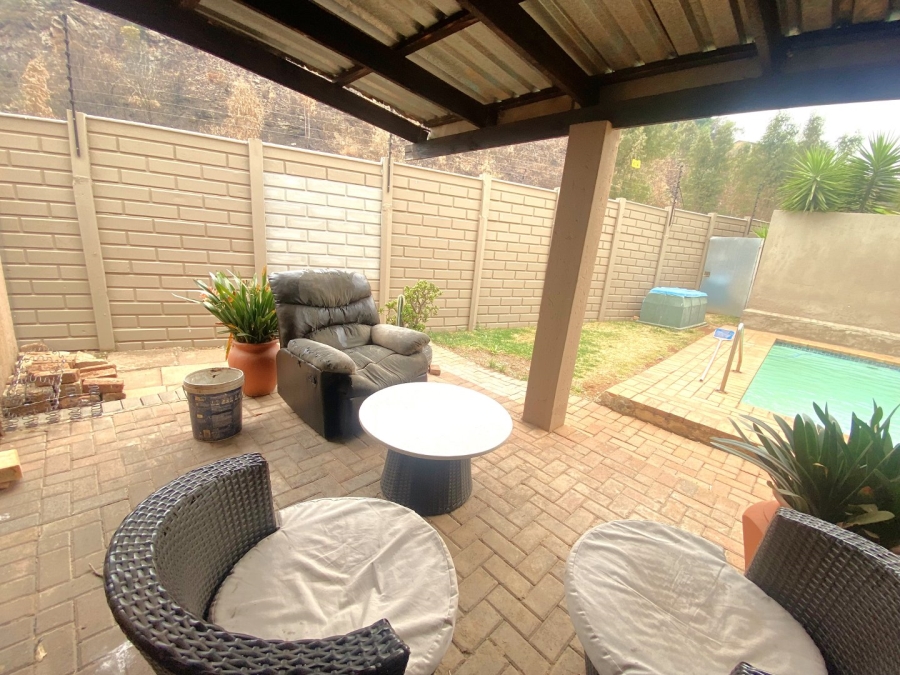 2 Bedroom Property for Sale in Roodekrans Gauteng