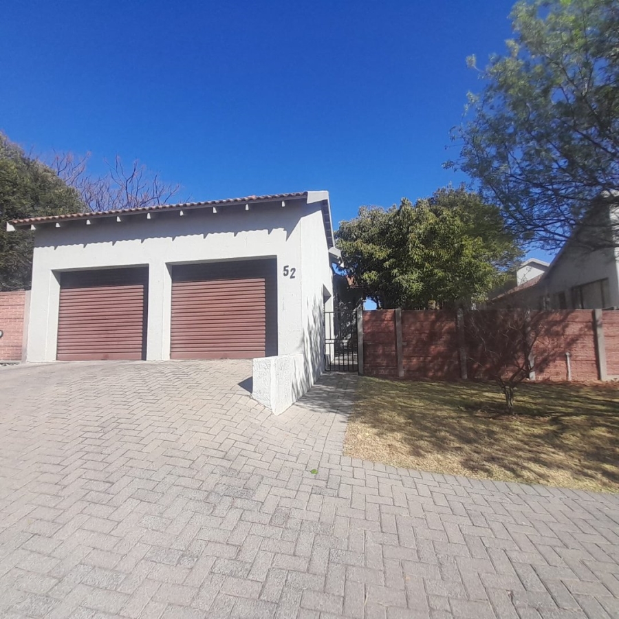 To Let 2 Bedroom Property for Rent in Radiokop Gauteng