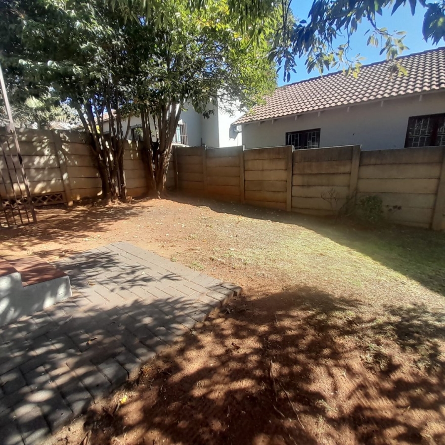 To Let 2 Bedroom Property for Rent in Radiokop Gauteng