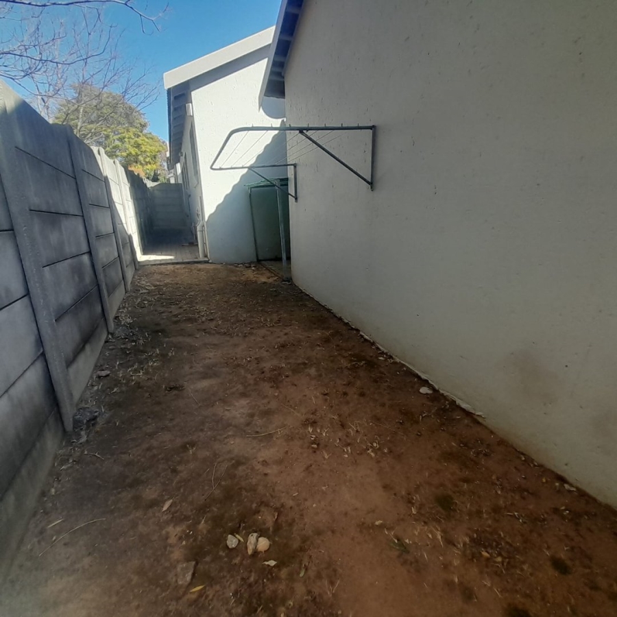 To Let 2 Bedroom Property for Rent in Radiokop Gauteng