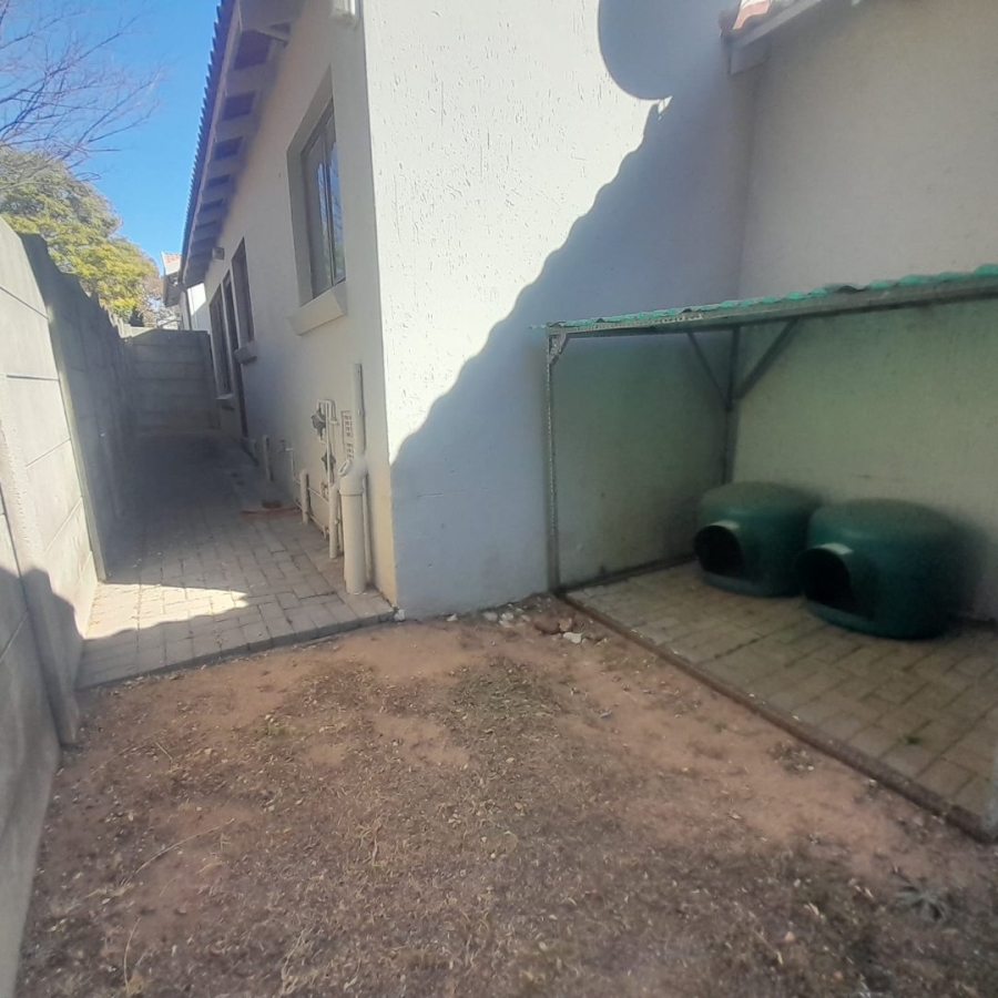 To Let 2 Bedroom Property for Rent in Radiokop Gauteng