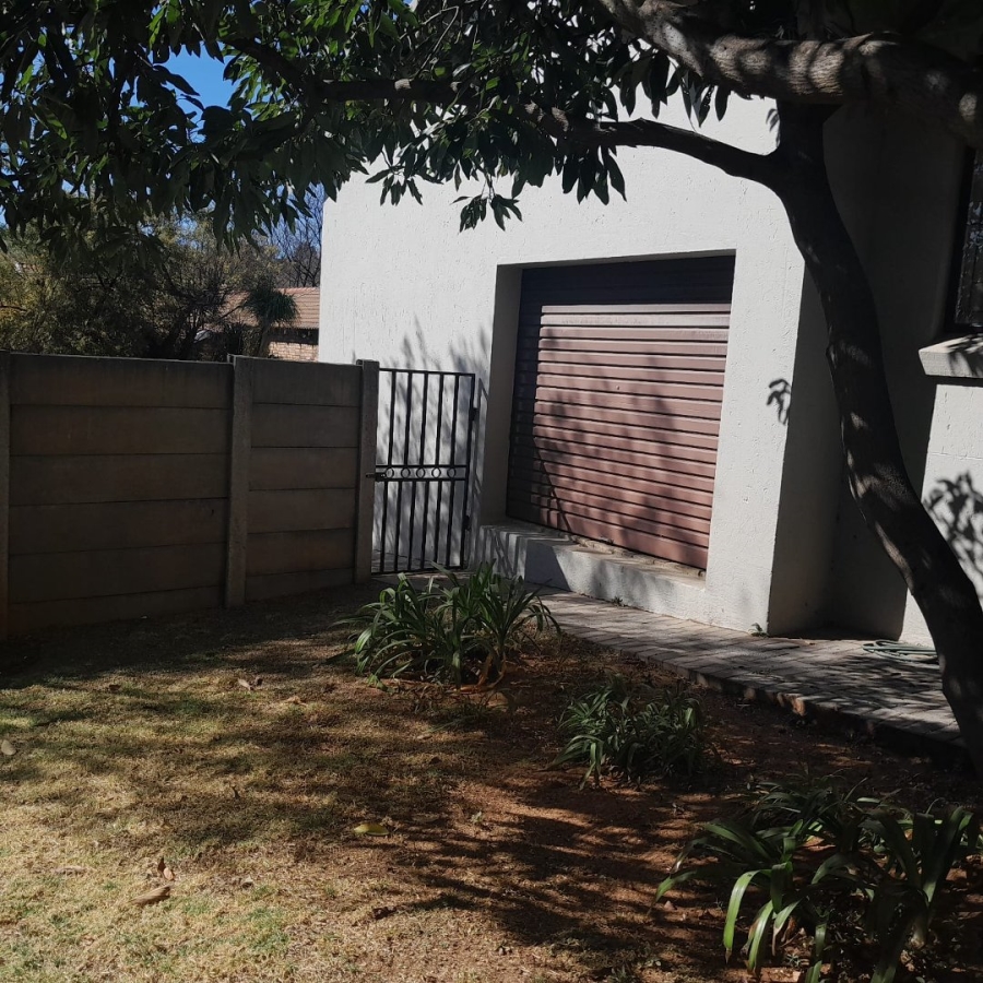 To Let 2 Bedroom Property for Rent in Radiokop Gauteng