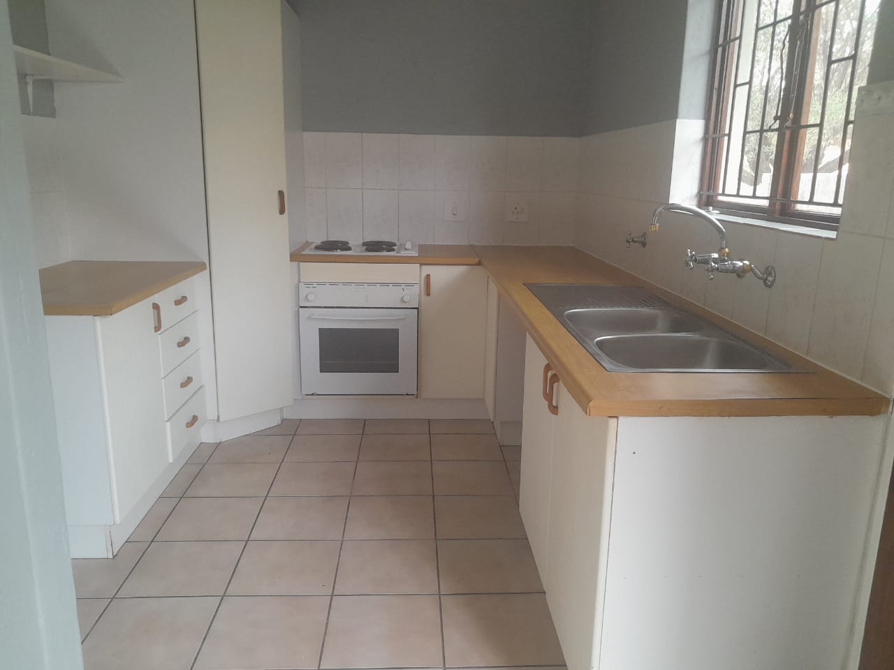 To Let 2 Bedroom Property for Rent in Radiokop Gauteng