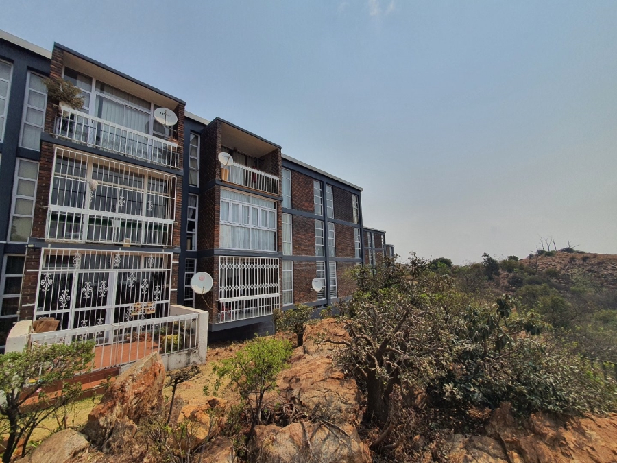 To Let 1 Bedroom Property for Rent in Honeyhills Gauteng