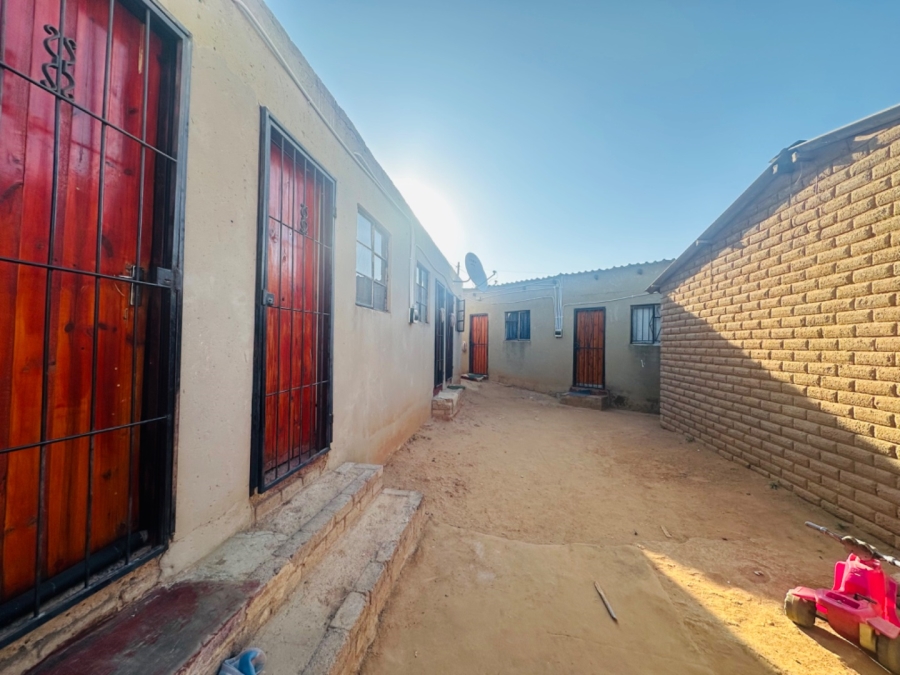 9 Bedroom Property for Sale in Cosmo City Gauteng