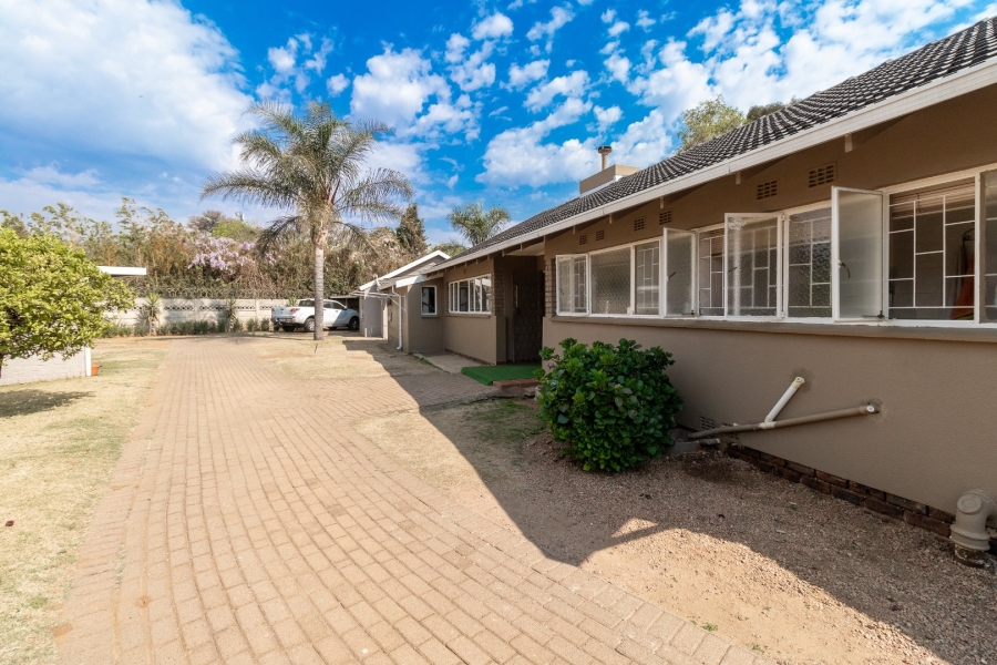 3 Bedroom Property for Sale in Bonaero Park Gauteng