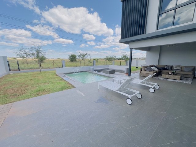 6 Bedroom Property for Sale in Midstream Heights Gauteng