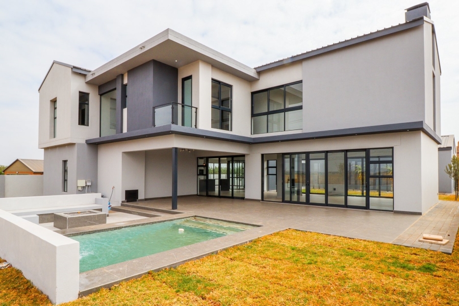 6 Bedroom Property for Sale in Midstream Heights Gauteng