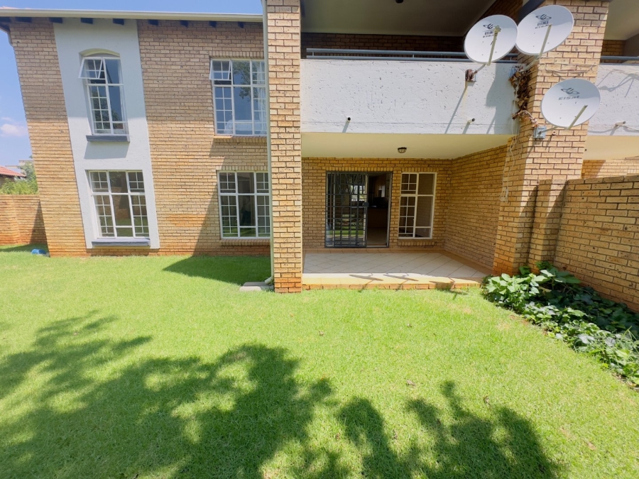 3 Bedroom Property for Sale in Die Hoewes Gauteng