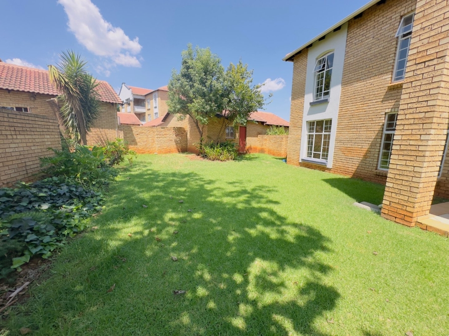 3 Bedroom Property for Sale in Die Hoewes Gauteng