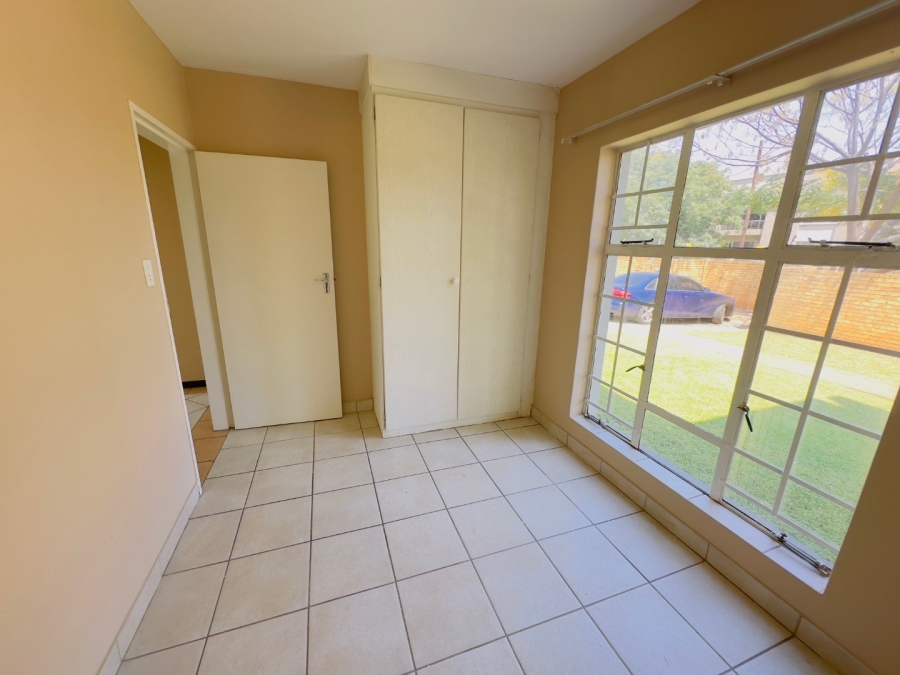 3 Bedroom Property for Sale in Die Hoewes Gauteng