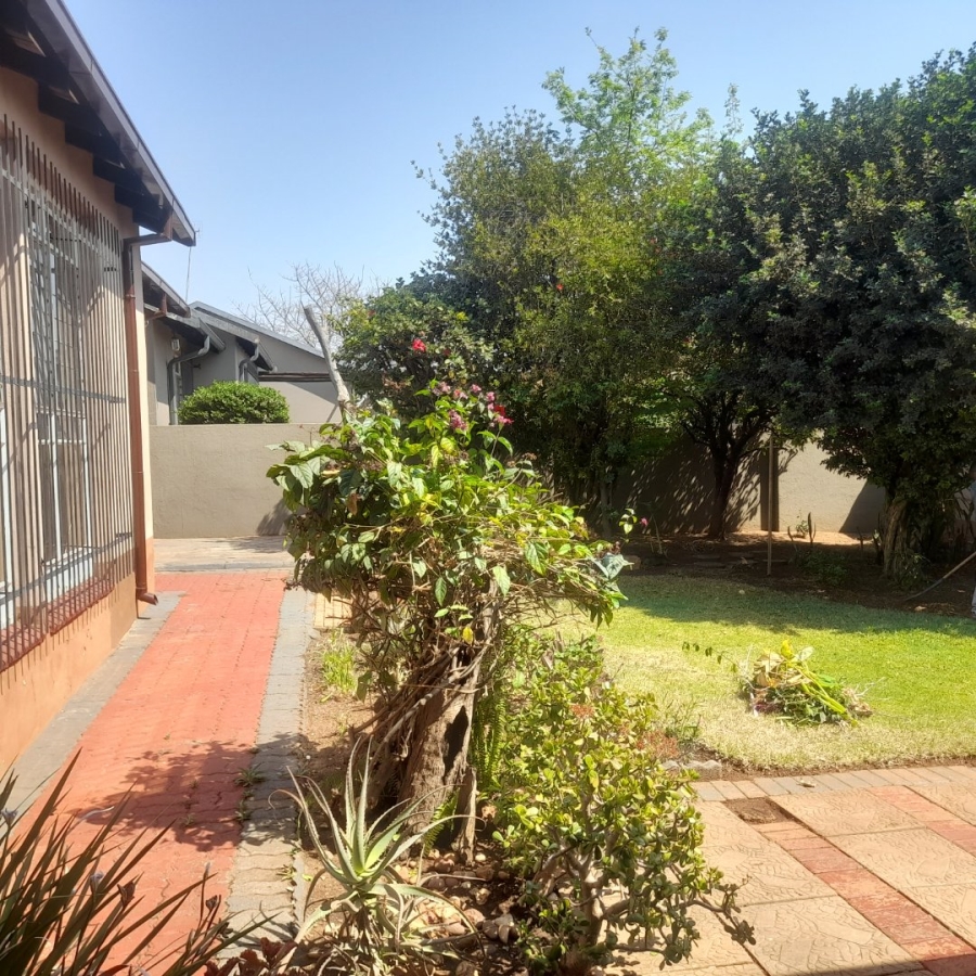 3 Bedroom Property for Sale in Florauna Gauteng