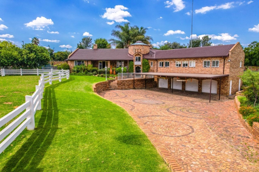 6 Bedroom Property for Sale in Randjesfontein A H Gauteng