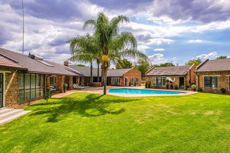 6 Bedroom Property for Sale in Randjesfontein A H Gauteng