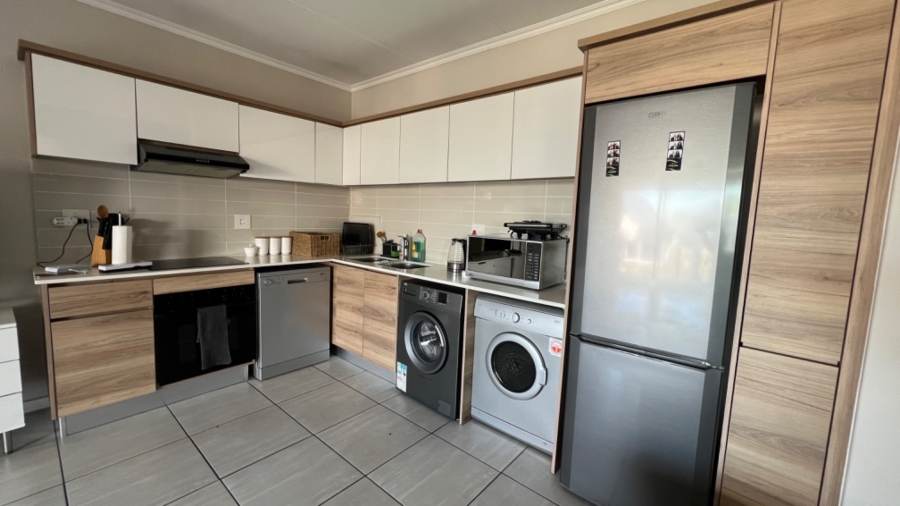 To Let 1 Bedroom Property for Rent in Waterfall Gauteng