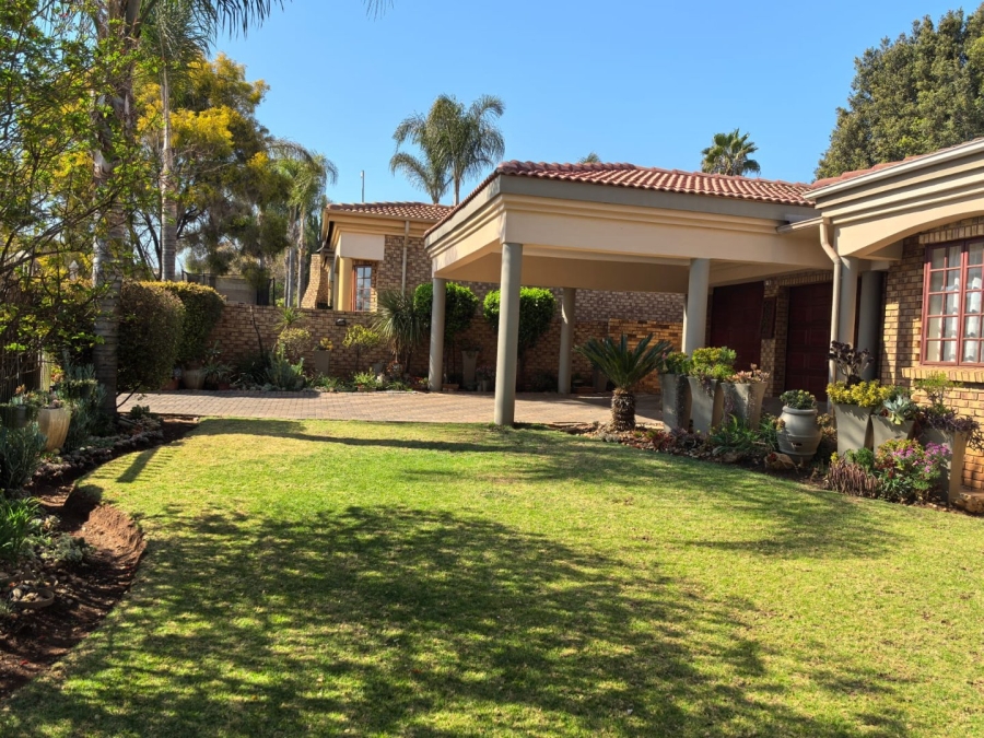 3 Bedroom Property for Sale in Eldoglen Gauteng