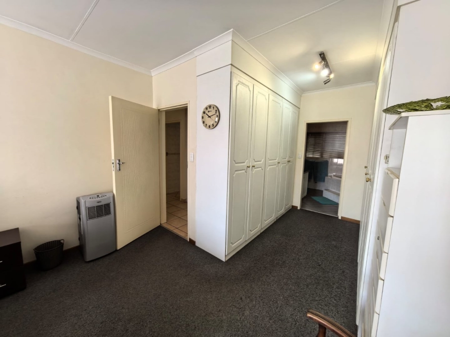 3 Bedroom Property for Sale in Eldoglen Gauteng