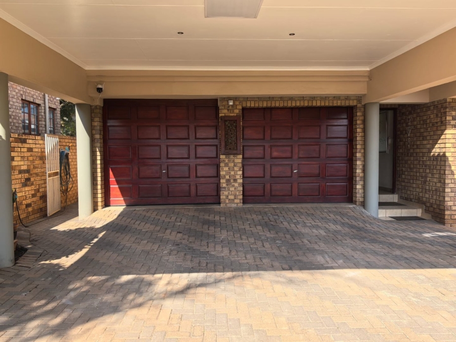 3 Bedroom Property for Sale in Eldoglen Gauteng