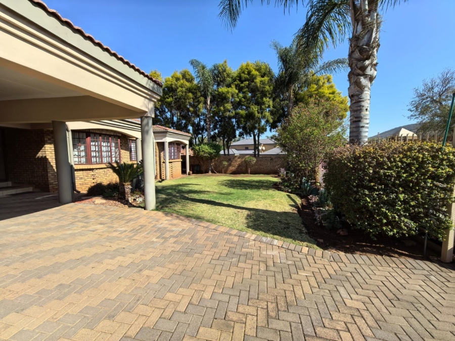 3 Bedroom Property for Sale in Eldoglen Gauteng