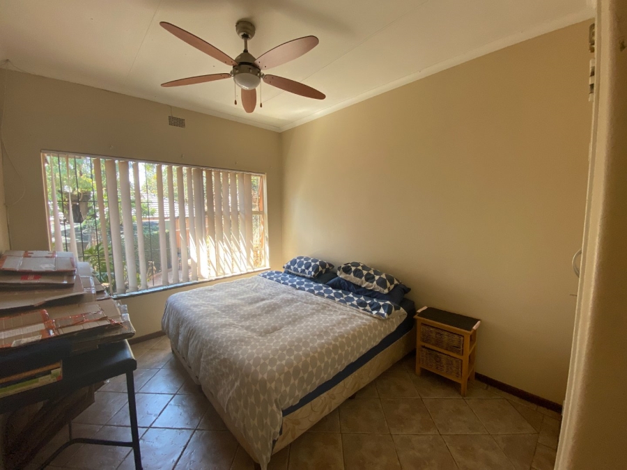 To Let 3 Bedroom Property for Rent in Glenvista Gauteng