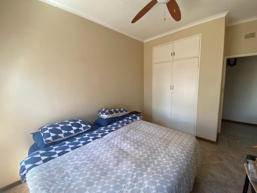 To Let 3 Bedroom Property for Rent in Glenvista Gauteng