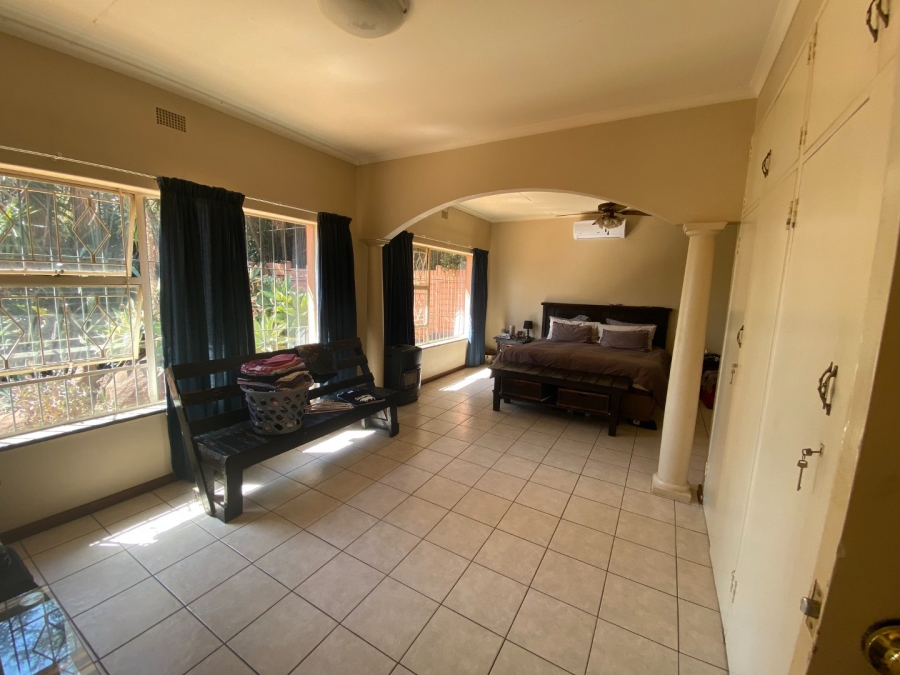 To Let 3 Bedroom Property for Rent in Glenvista Gauteng