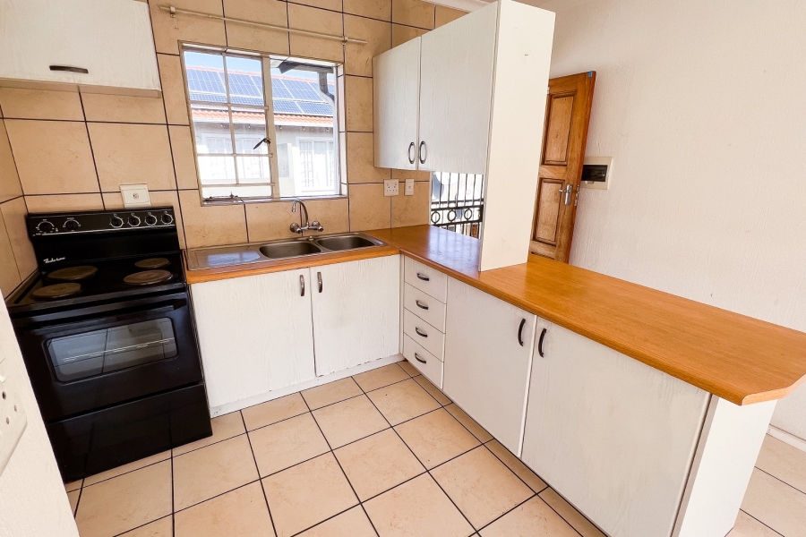 To Let 1 Bedroom Property for Rent in Comet Gauteng