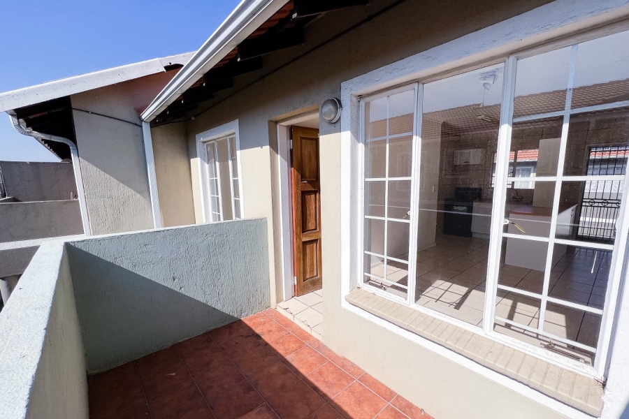 To Let 1 Bedroom Property for Rent in Comet Gauteng