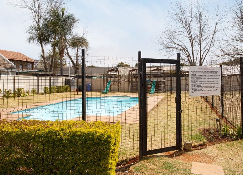 2 Bedroom Property for Sale in Rietvalleirand Gauteng