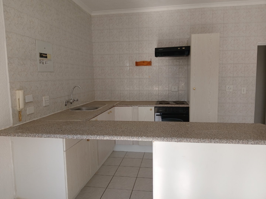 1 Bedroom Property for Sale in Constantia Kloof Gauteng