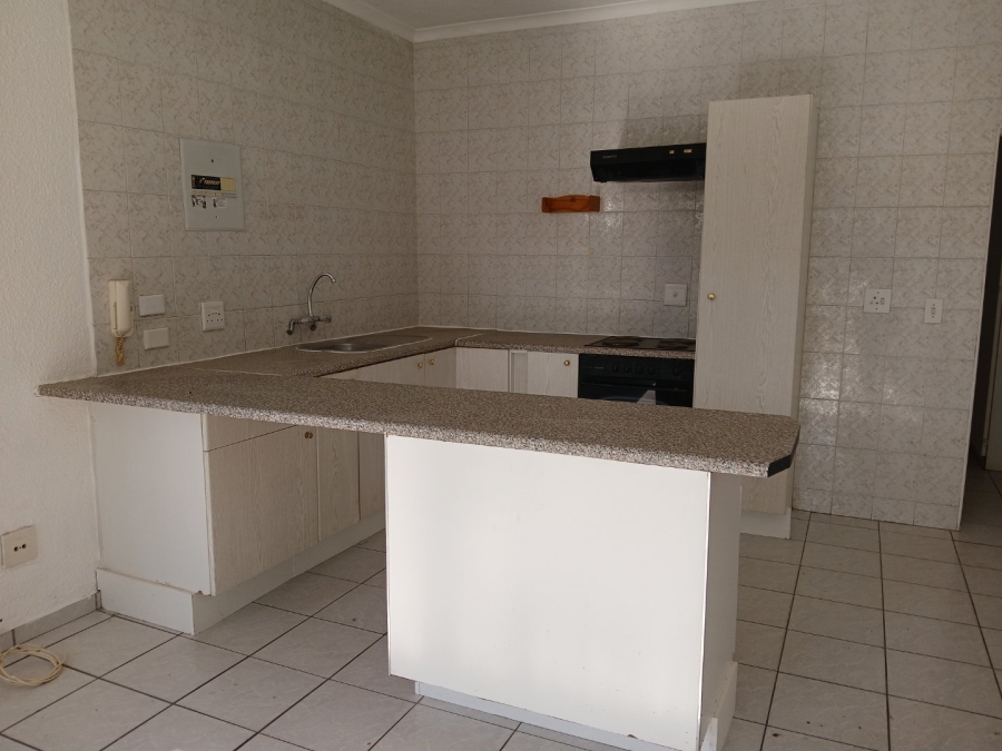 1 Bedroom Property for Sale in Constantia Kloof Gauteng