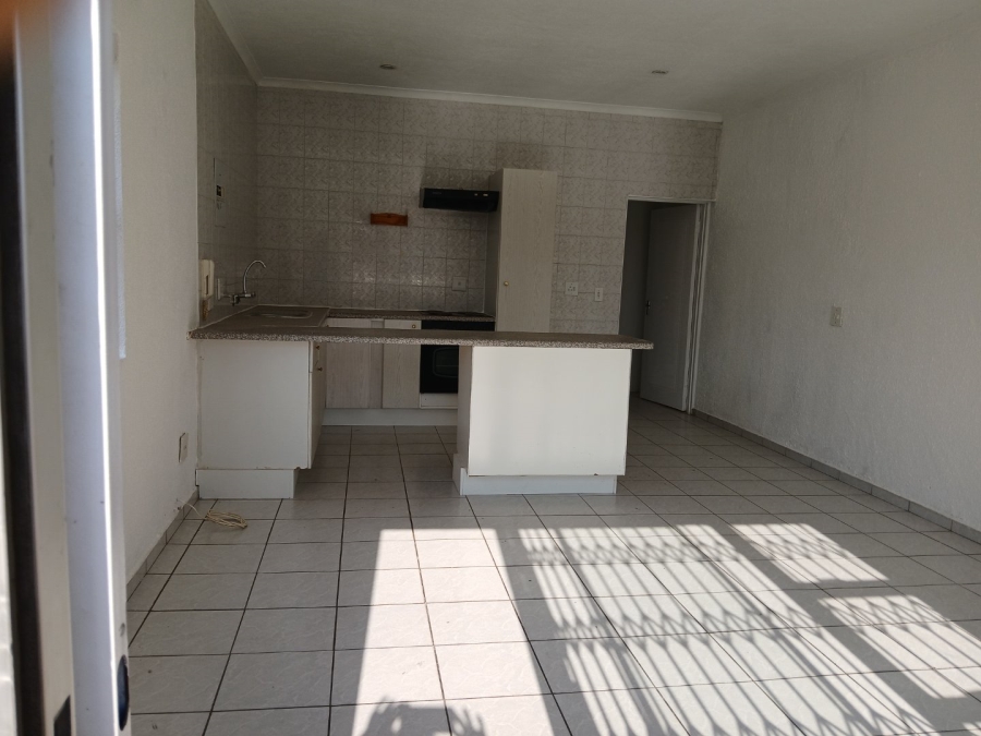 1 Bedroom Property for Sale in Constantia Kloof Gauteng