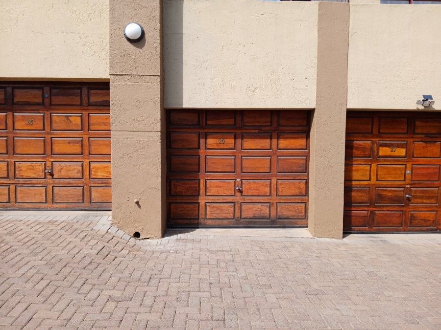 1 Bedroom Property for Sale in Constantia Kloof Gauteng