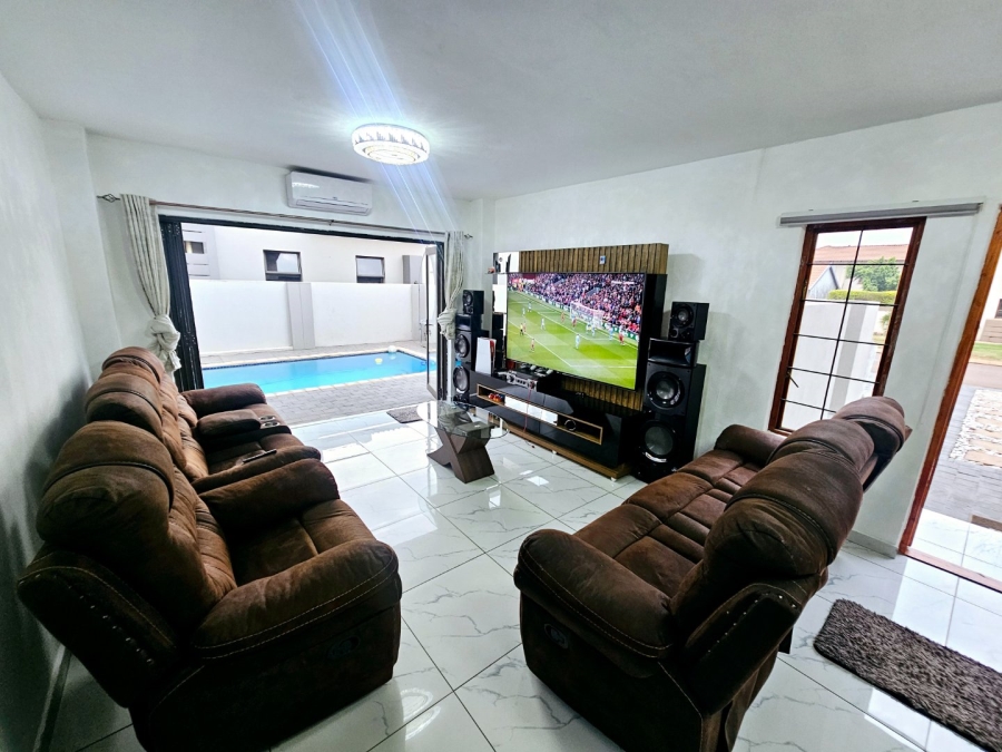 To Let 4 Bedroom Property for Rent in Monavoni Gauteng