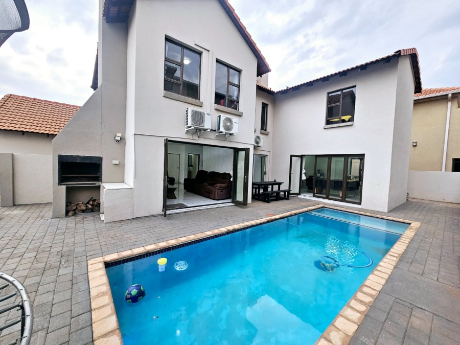 To Let 4 Bedroom Property for Rent in Monavoni Gauteng