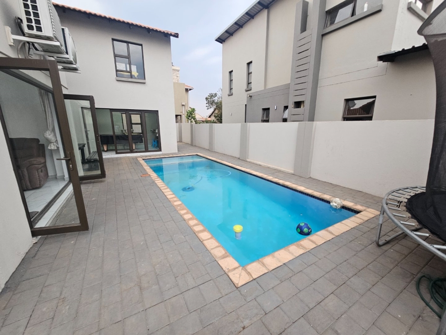 To Let 4 Bedroom Property for Rent in Monavoni Gauteng