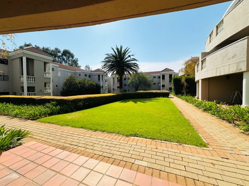 2 Bedroom Property for Sale in Sandton Central Gauteng