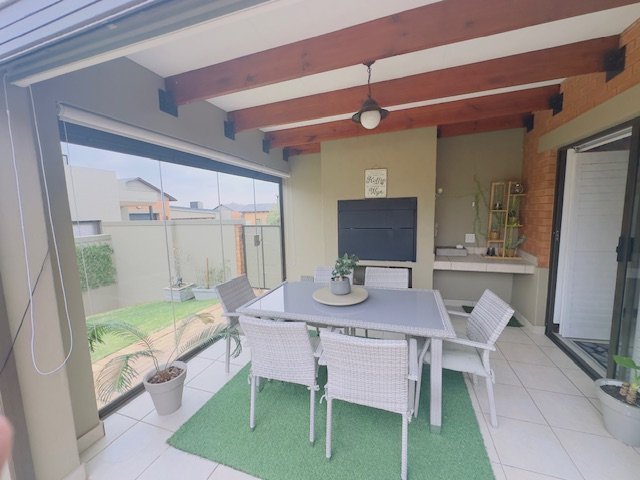 2 Bedroom Property for Sale in Retire at Midstream Gauteng